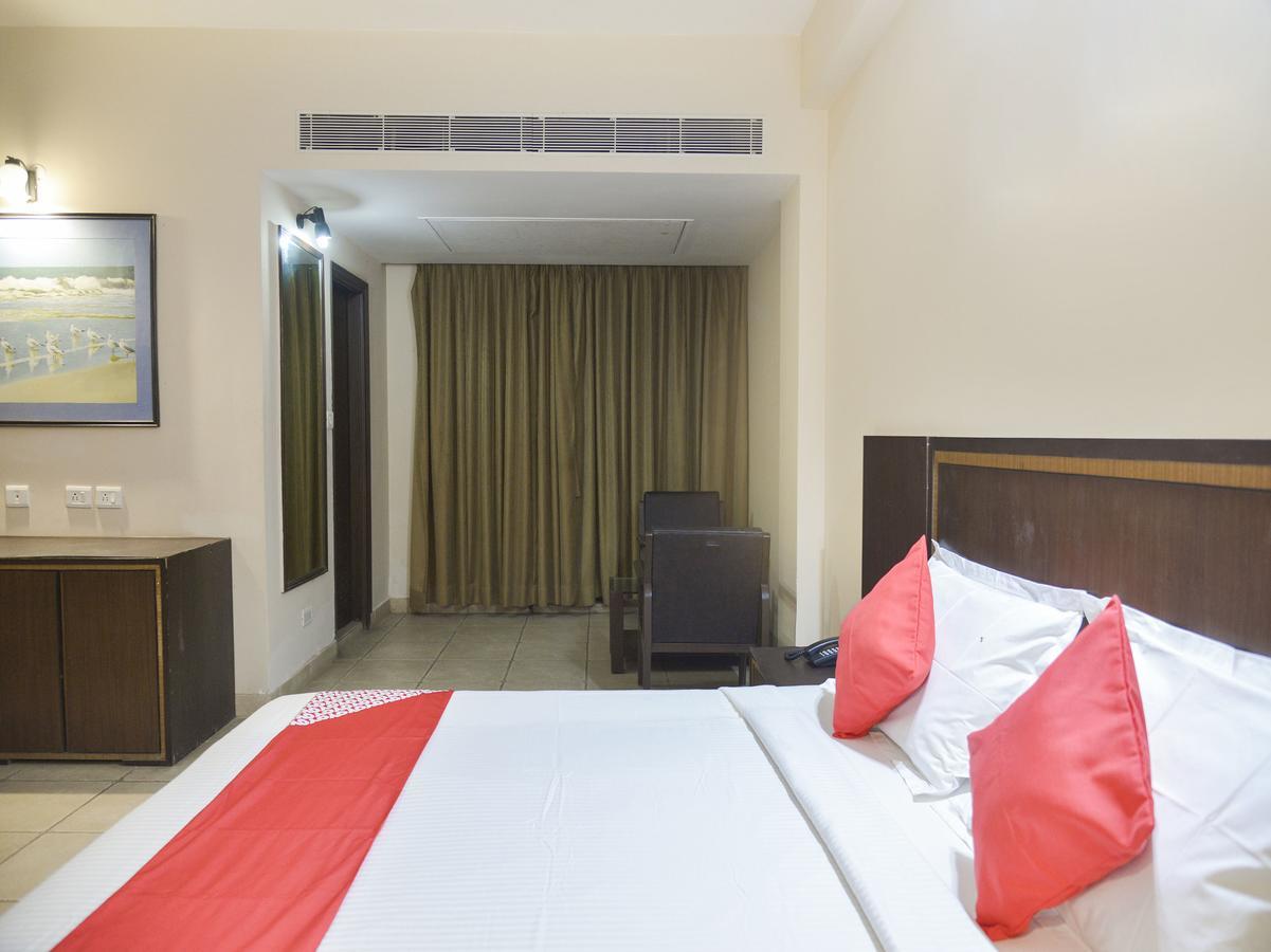 Oyo 15149 Hotel Ajoy Minar 曼达莫尼 外观 照片