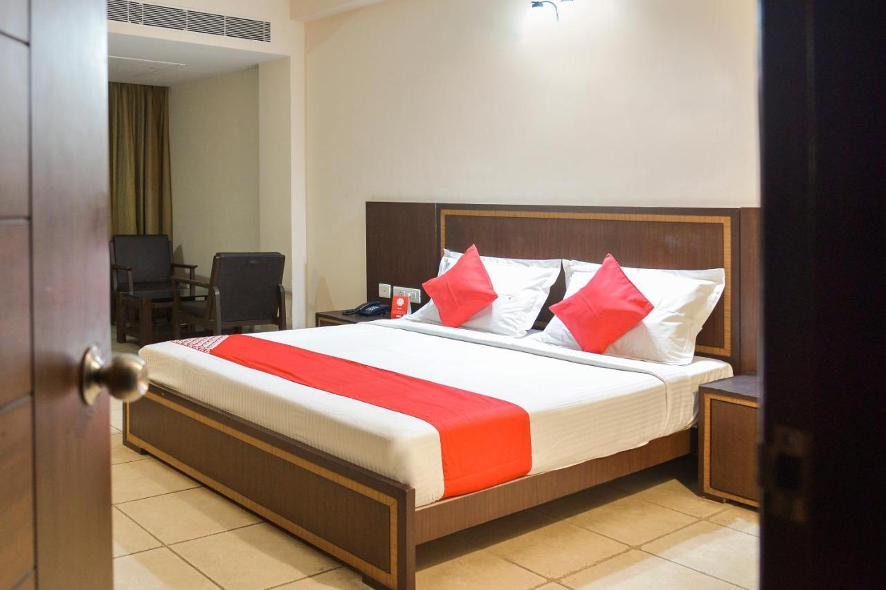Oyo 15149 Hotel Ajoy Minar 曼达莫尼 外观 照片