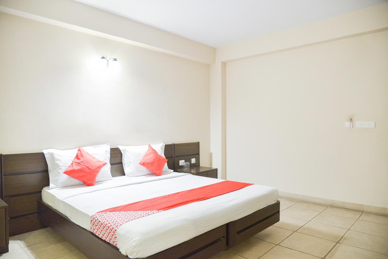 Oyo 15149 Hotel Ajoy Minar 曼达莫尼 外观 照片