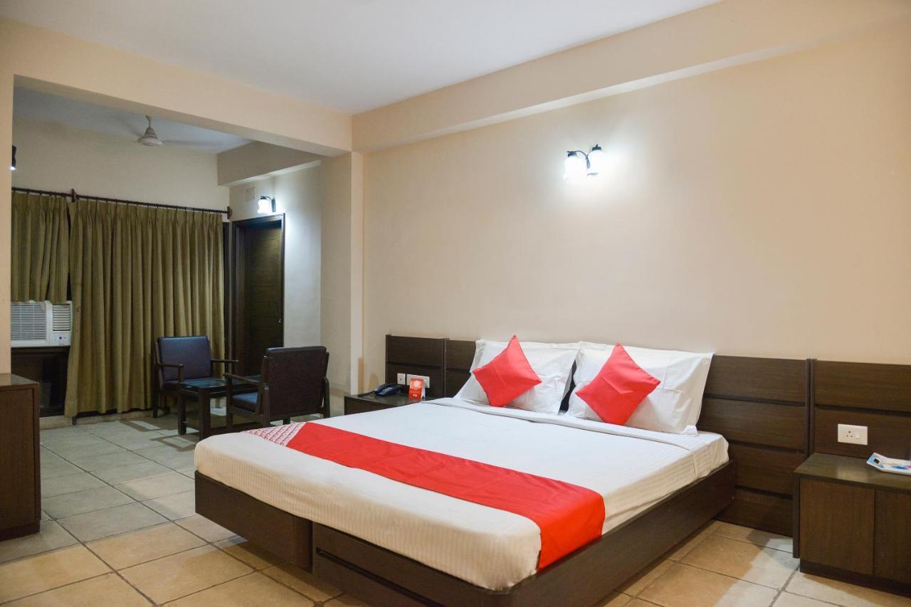 Oyo 15149 Hotel Ajoy Minar 曼达莫尼 外观 照片