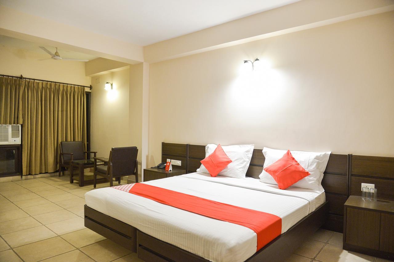 Oyo 15149 Hotel Ajoy Minar 曼达莫尼 外观 照片